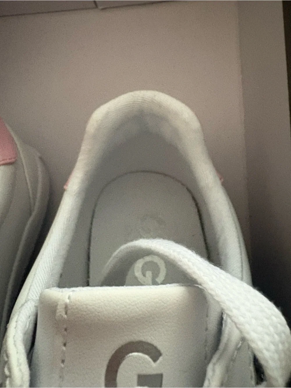 Guess GBG Los Angeles Bling Tennis Shoes NWT.size 6 1/2